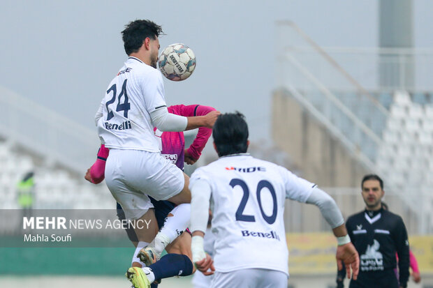 دیدار تیم های فوتبال آلومینیوم - ملوان