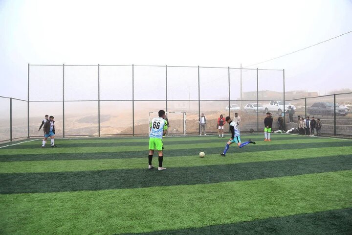 چهارمین زمین چمن مصنوعی روستایی دهگلان در باشماق به بهره‌برداری رسید