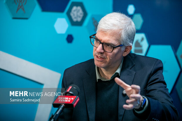 رئيس منظمة الفضاء الايرانية: نخطط لإطلاق أول قمر صناعي من قاعدة جابهار الفضائية الايرانية