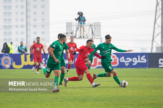 لیگ برتر فوتبال - شمس‌آذر و تراکتور