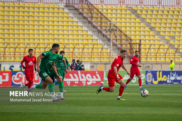 لیگ برتر فوتبال - شمس‌آذر و تراکتور