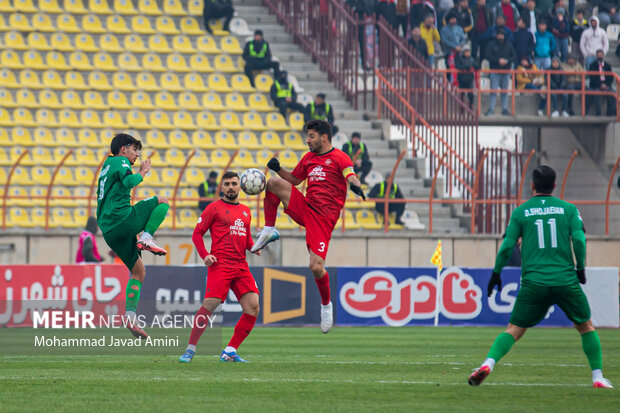 لیگ برتر فوتبال - شمس‌آذر و تراکتور