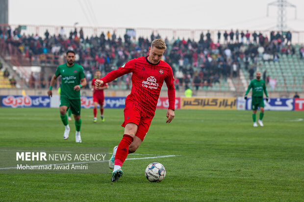 لیگ برتر فوتبال - شمس‌آذر و تراکتور