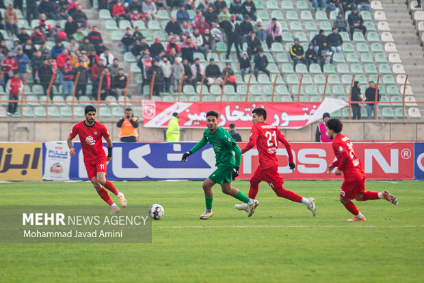 لیگ برتر فوتبال - شمس‌آذر و تراکتور