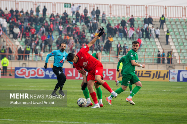 لیگ برتر فوتبال - شمس‌آذر و تراکتور