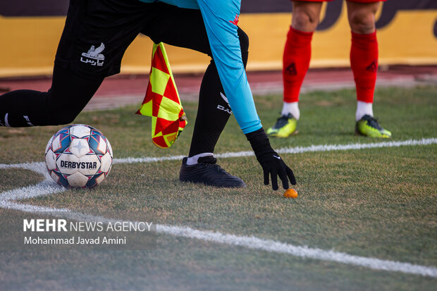 لیگ برتر فوتبال - شمس‌آذر و تراکتور