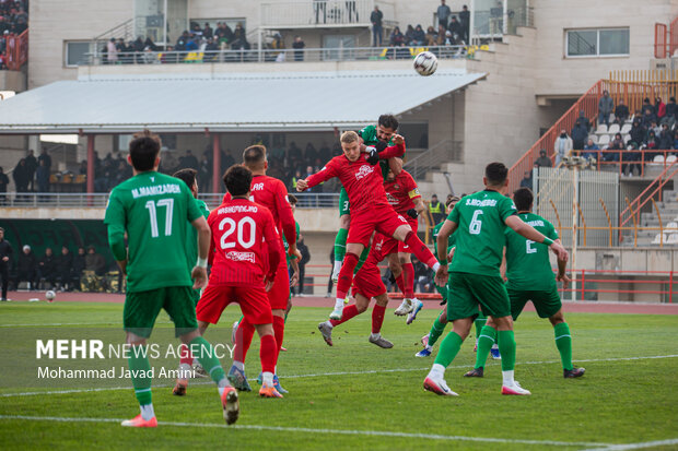 لیگ برتر فوتبال - شمس‌آذر و تراکتور