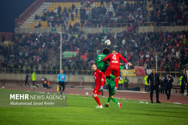 لیگ برتر فوتبال - شمس‌آذر و تراکتور