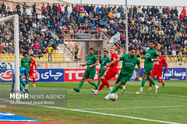 لیگ برتر فوتبال - شمس‌آذر و تراکتور