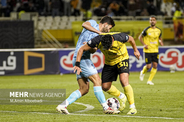 لیگ برتر فوتبال ؛ سپاهان اصفهان و چادرملو اردکان