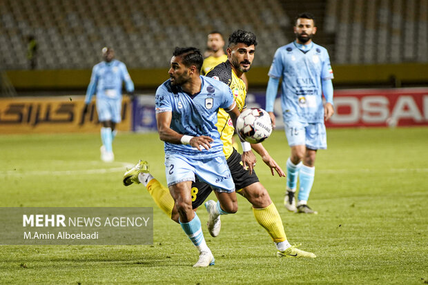 لیگ برتر فوتبال ؛ سپاهان اصفهان و چادرملو اردکان