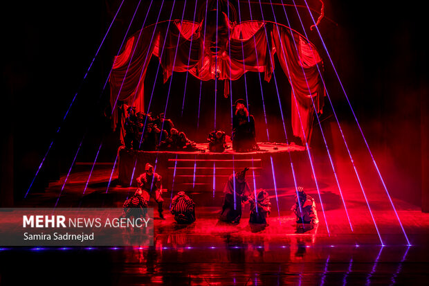 نمایش موزیکال رابین هود