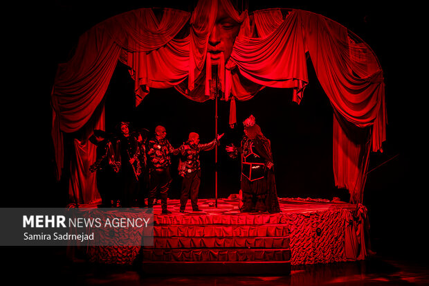 نمایش موزیکال رابین هود