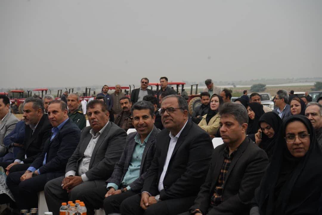 رزمایش مقابله با آفت ملخ صحرایی در بوشهر برگزار شد