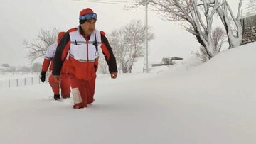 ۱۴ نفر گرفتار در برف سردشت پس از ۷ ساعت عملیات نجات یافتند