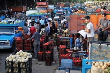 گلایه مردم زاهدان از نوسانات قیمت و ضعف نظارت در میدان میوه تره بار