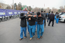 دستگیری سارقان به عنف کارگاه ضایعاتی در فلاورجان طی ۲۴ ساعت