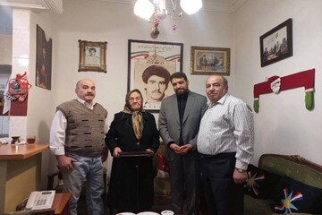 دیدار و تکریم خانواده شهید اقلیت روبرت لازار با حضور شهردار منطقه ۱۱