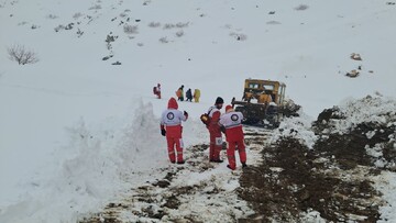 تصاویری از نجات ۱۴ مفقودی از دل کولاک سردشت