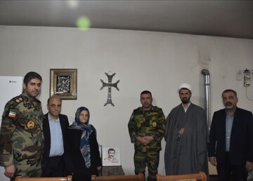 تجلیل از خانواده شهید مسیحی «هراچ هاکوپیان» در آستانه سال نو میلادی