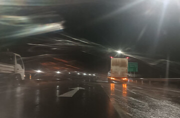 جاده‌های میامی لغزنده است؛ بارش برف و باران