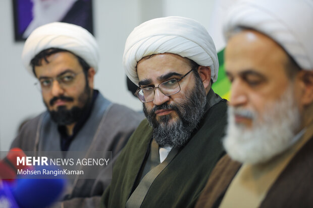 نشست فراخوان نقطه سرخط