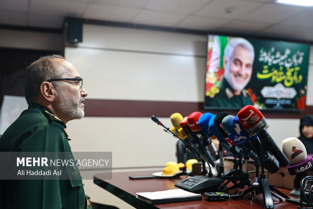 رونمایی از دست خط منتشر نشده سردار سپهبد شهید حاج قاسم سلیمانی