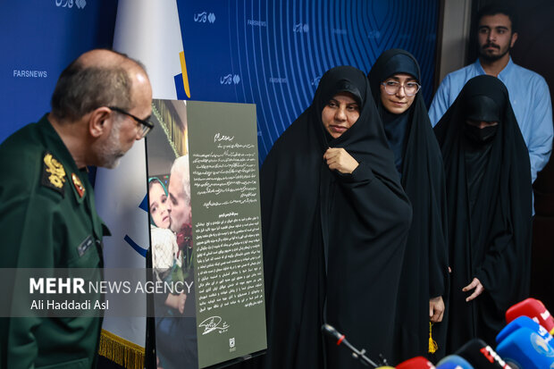 رونمایی از دست خط منتشر نشده سردار سپهبد شهید حاج قاسم سلیمانی