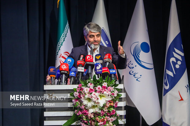 مراسم پرتاب هم‌زمان ٣ ماهواره ایرانی به فضا