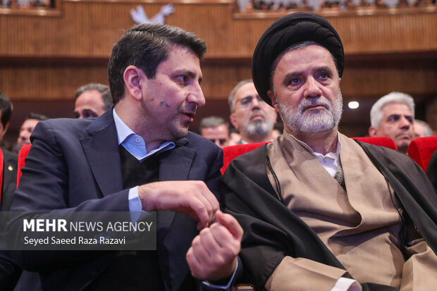 مراسم پرتاب هم‌زمان ٣ ماهواره ایرانی به فضا