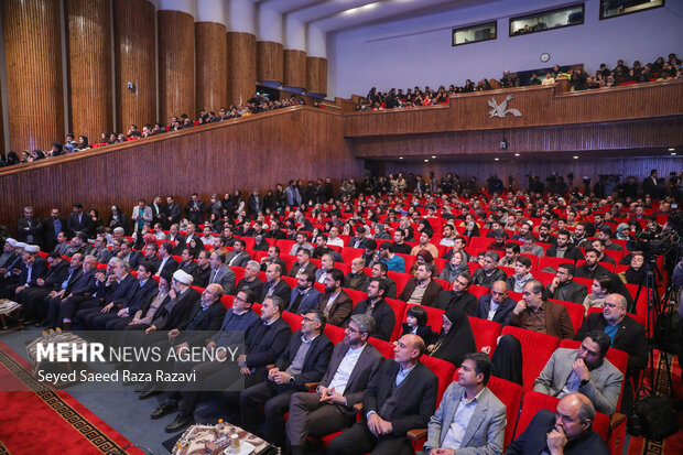 مراسم پرتاب هم‌زمان ٣ ماهواره ایرانی به فضا