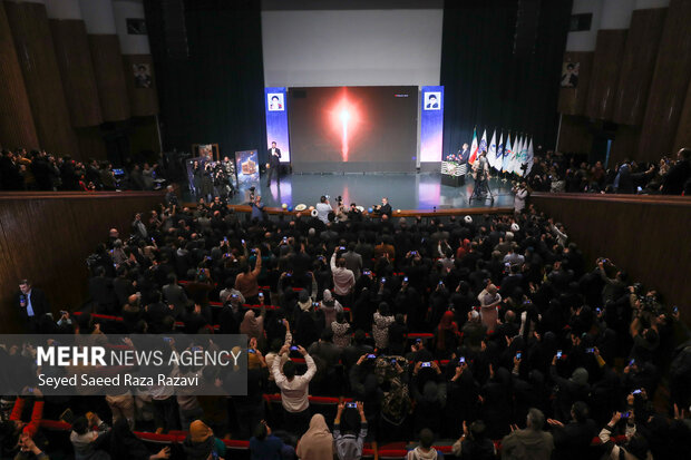 مراسم پرتاب هم‌زمان ٣ ماهواره ایرانی به فضا