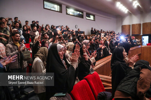 مراسم پرتاب هم‌زمان ٣ ماهواره ایرانی به فضا