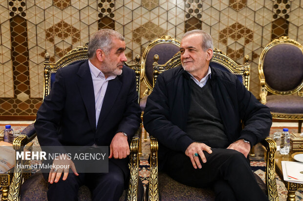 جلسه بررسی لایحه بودجه ۱۴۰۵ در صحن مجلس با حضور رئیس جمهور