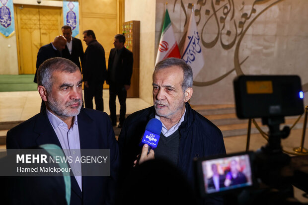 جلسه بررسی لایحه بودجه ۱۴۰۵ در صحن مجلس با حضور رئیس جمهور