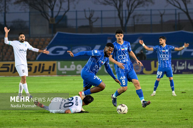 لیگ برتر فوتبال - استقلال  و گل گهر