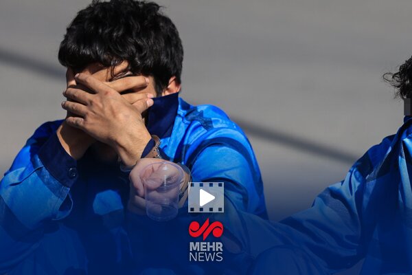 موبایل قاپی که دو پایش هدف پلیس قرار گرفت