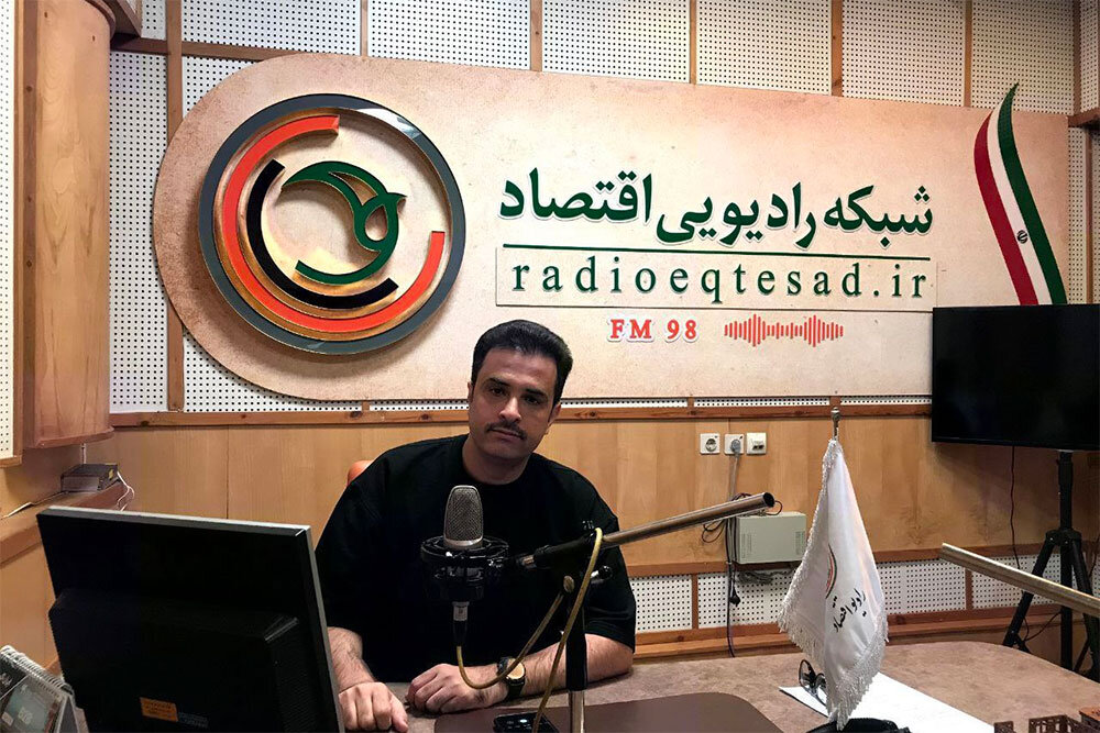 راديو،درخشنده،گوينده،ارتباط،پله،مخاطب،شكل،فعاليت،اشاره،شنوند ...