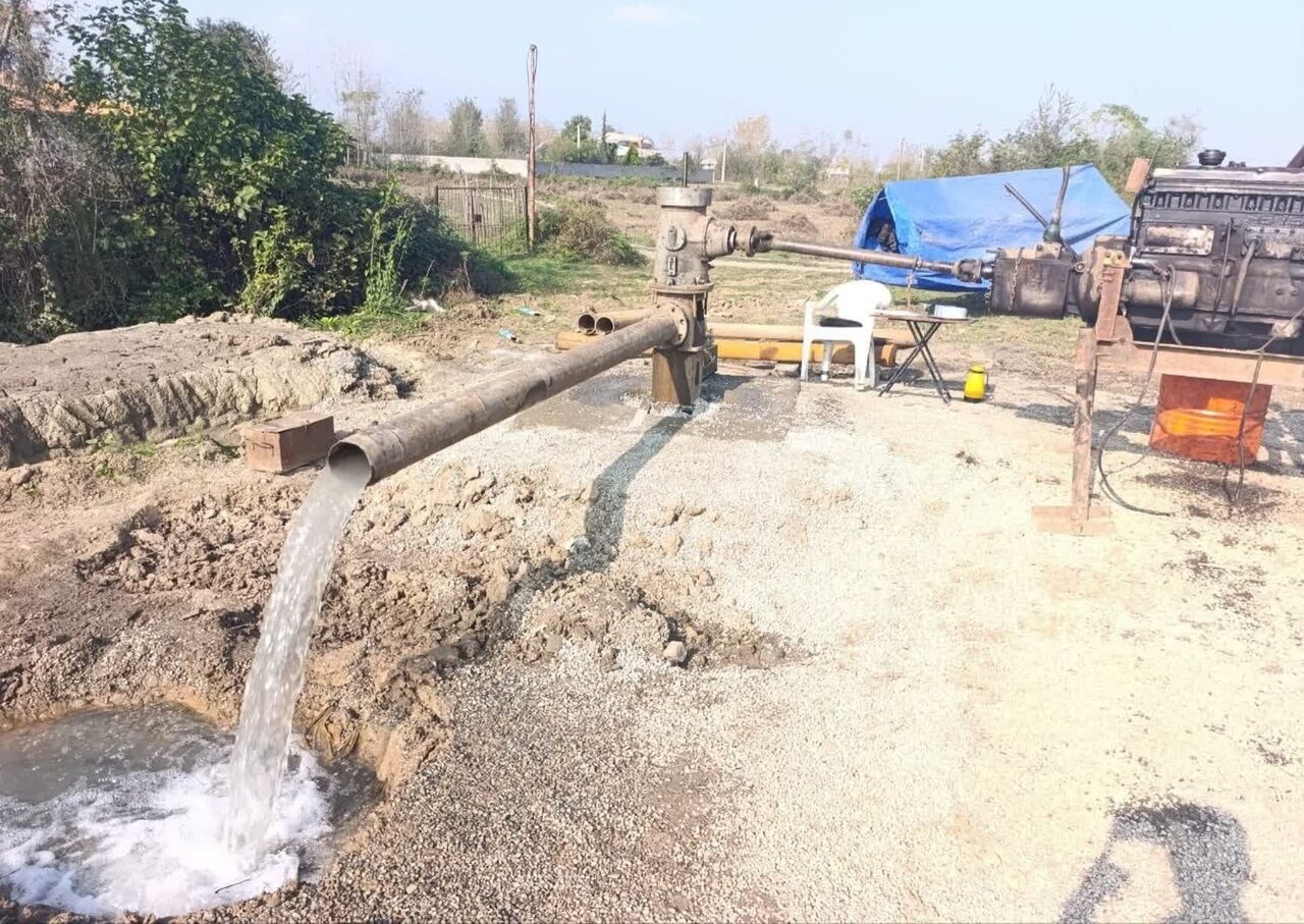 چاه عمیق روستای میانبر با مشارکت قرارگاه محرومیت زدایی ارتش اجرا شد چاه عمیق روستای میانبر با مشارکت قرارگاه محرومیت زدایی ارتش اجرا شد