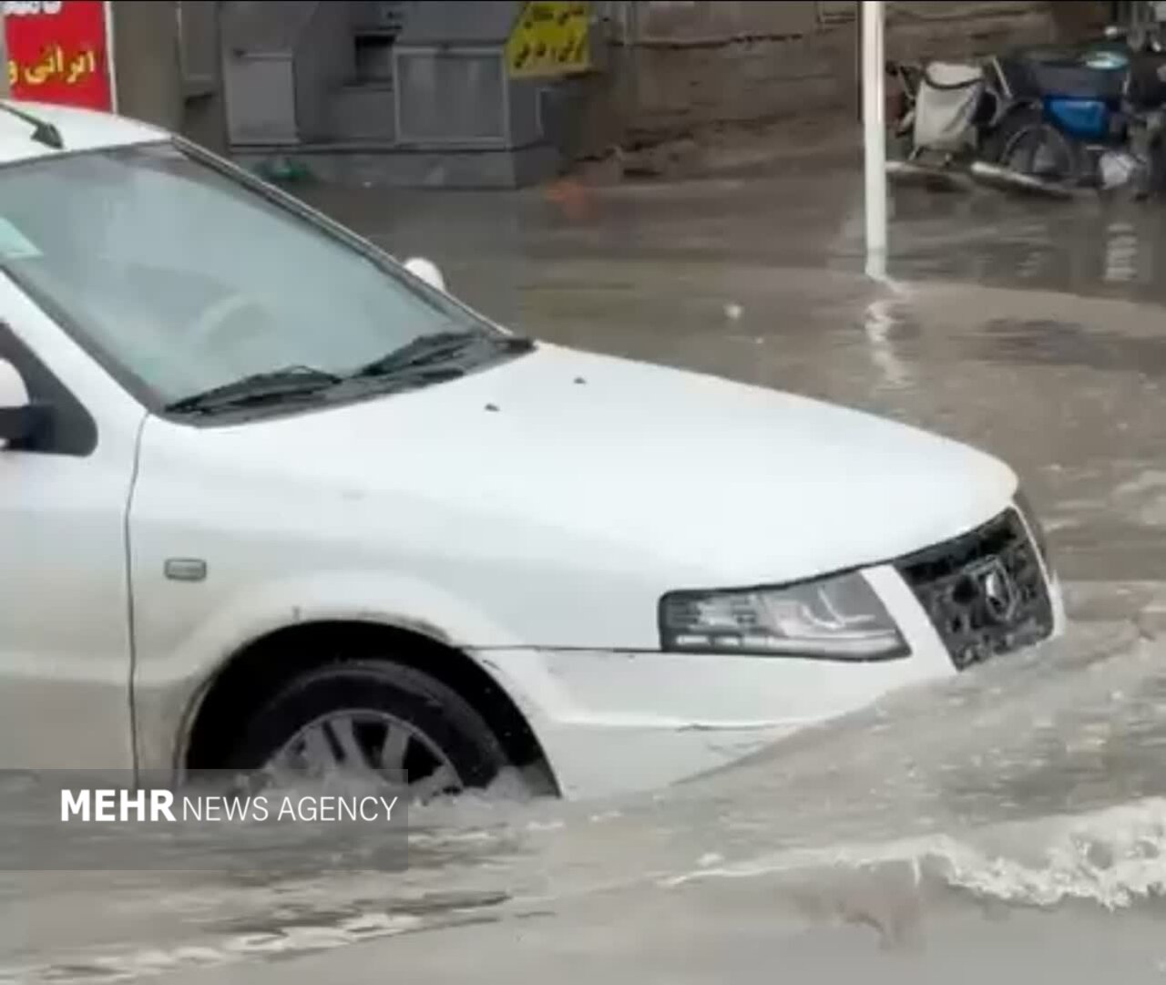 آبگرفتگی شدید معابر در اهواز
