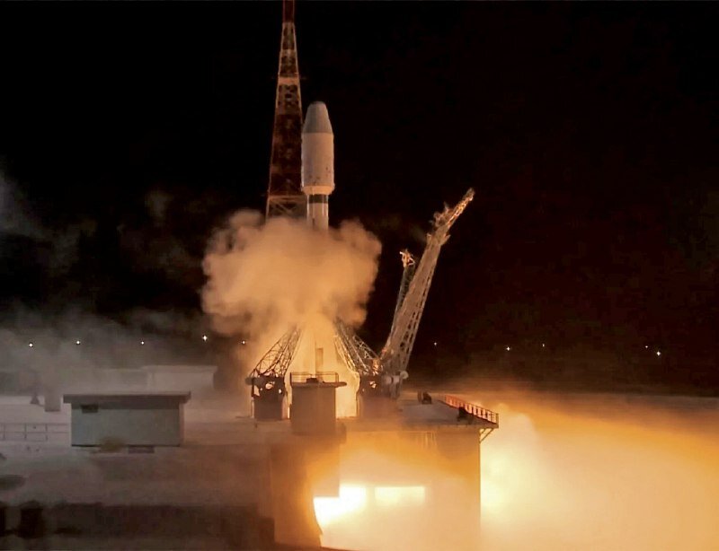 Milestone in Iran with triple satellite launch