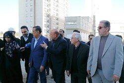 قائم‌پناه از مجتمع مسکونی سیمرغ اسلامشهر بازدید کرد