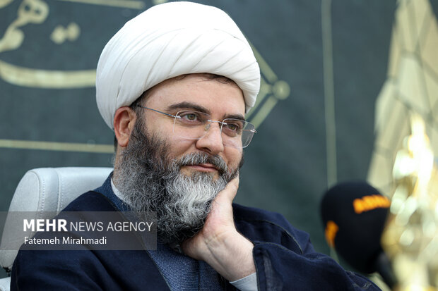 نشست هم آفرینی و فرهیختگان چهارمین دوره مهرواره هوای نو