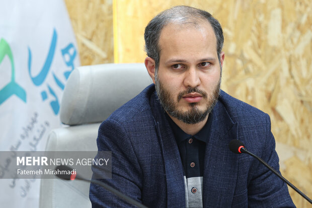 نشست هم آفرینی و فرهیختگان چهارمین دوره مهرواره هوای نو