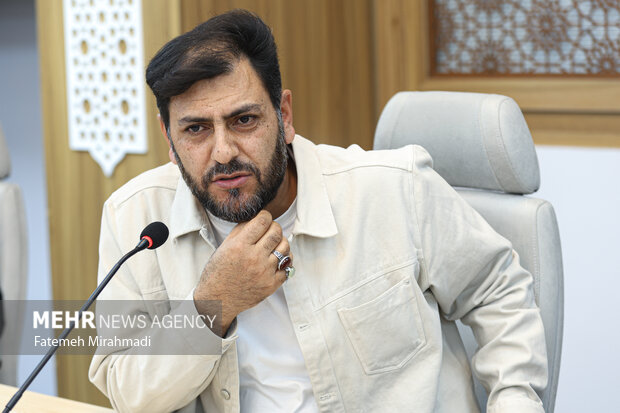 نشست هم آفرینی و فرهیختگان چهارمین دوره مهرواره هوای نو