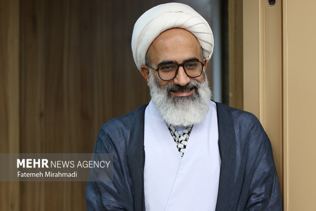 نشست هم آفرینی و فرهیختگان چهارمین دوره مهرواره هوای نو