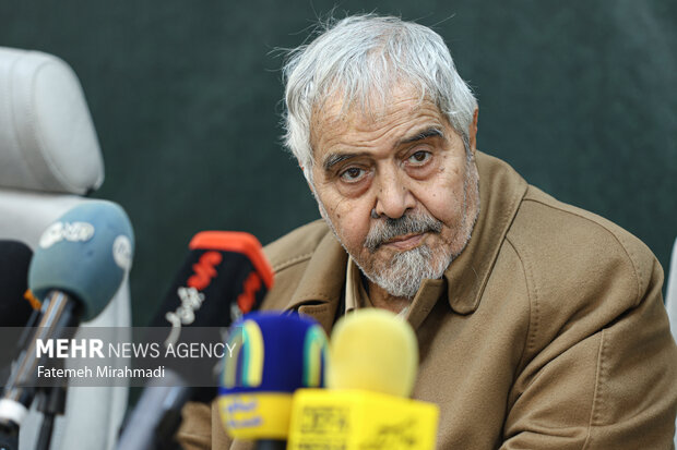 نشست هم آفرینی و فرهیختگان چهارمین دوره مهرواره هوای نو