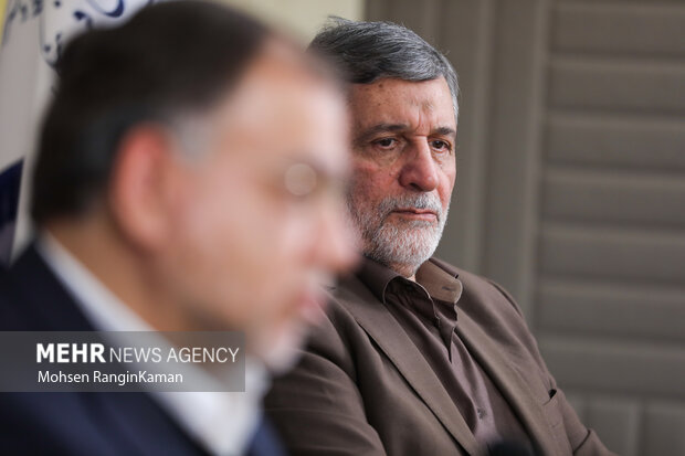 نشست تخصصی «بررسی مؤلفه‌­های اتحاد و همبستگی ایرانیان در گذار از جنگ‌ها و فتنه‌ها»