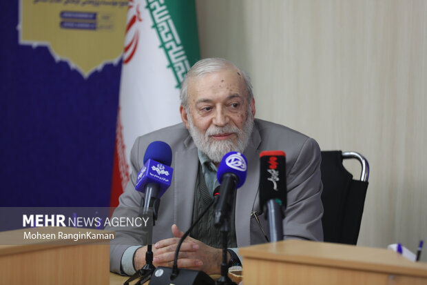 نشست تخصصی «بررسی مؤلفه‌­های اتحاد و همبستگی ایرانیان در گذار از جنگ‌ها و فتنه‌ها»