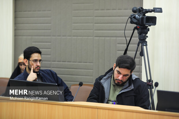 نشست تخصصی «بررسی مؤلفه‌­های اتحاد و همبستگی ایرانیان در گذار از جنگ‌ها و فتنه‌ها»